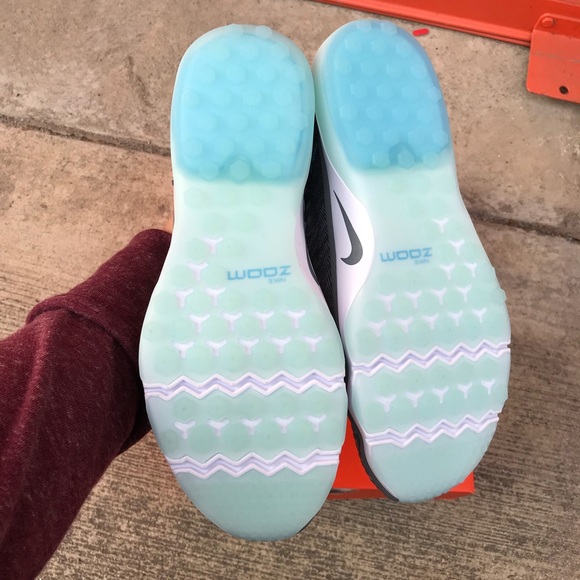 NIKE AUTHENTIC WOMENS FLYKNITS sz 7,7.5,8,9 New - Picture 6 of 7